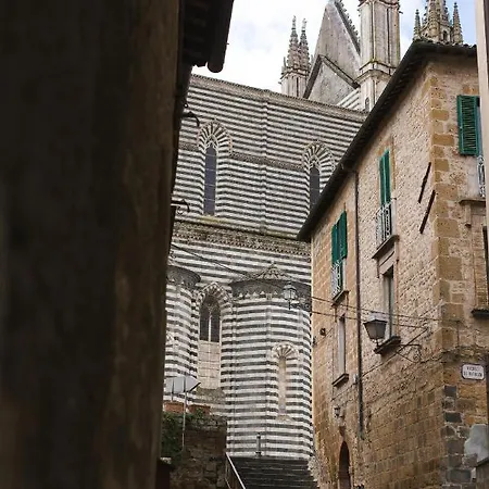 Ad Un Passo Dal Duomo