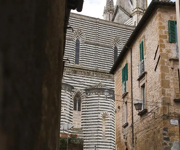 Ad Un Passo Dal Duomo